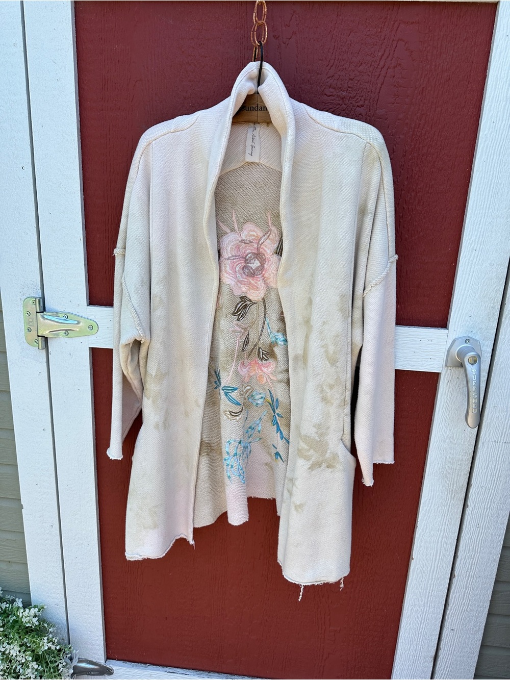 Aratta Silent Journey, Women's Cream Open-Front Cardigan with Floral Embroidery